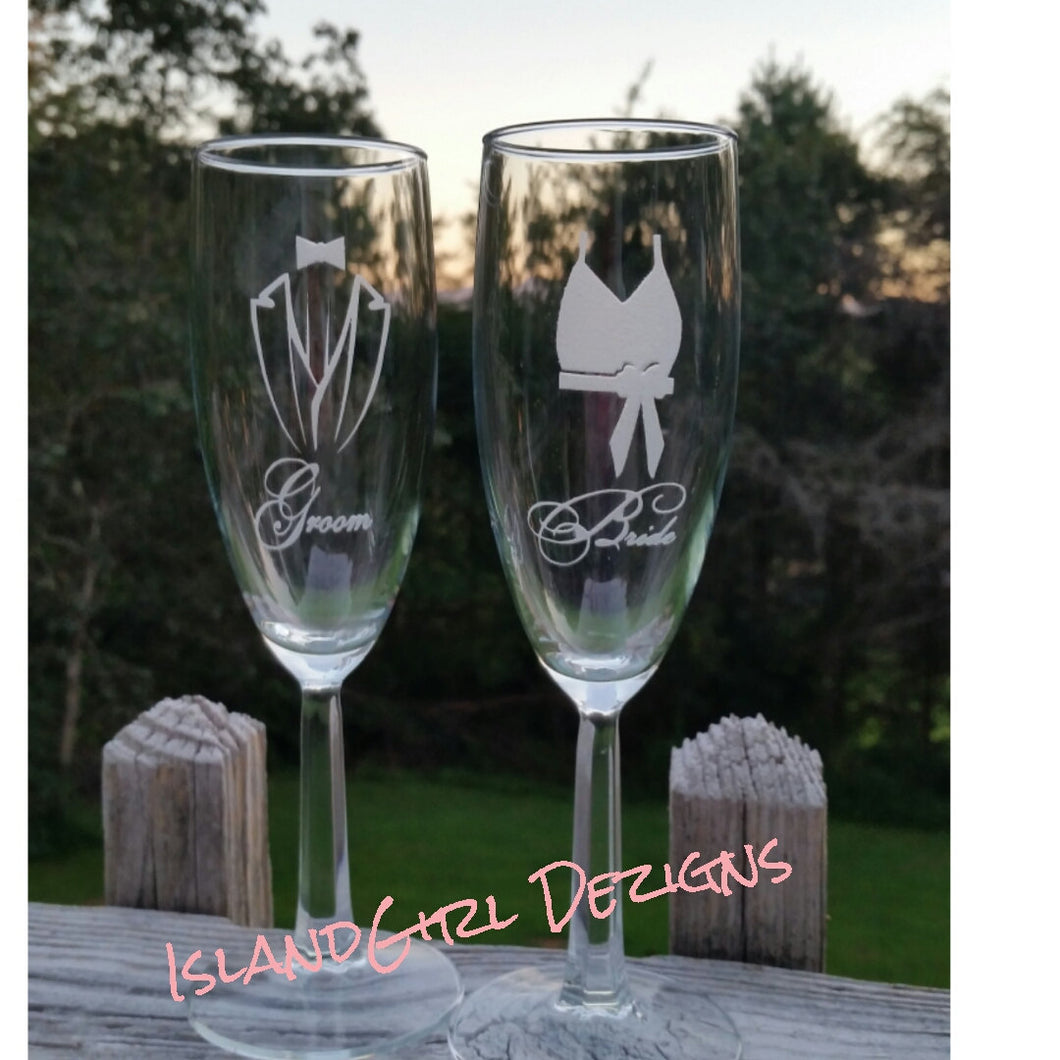 Custom Etched Bride and Groom Champagne Flutes -Set of 2